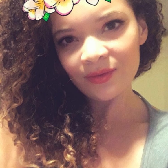 Meet your Posher, Jessica Lauren - Picture 2 of 3